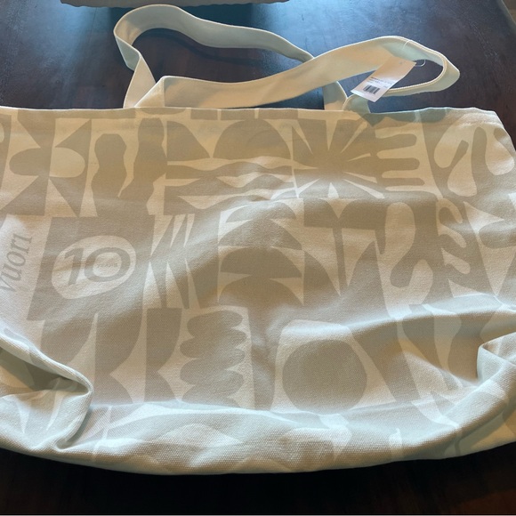 Vuori White cotton Fabric rare tote - Picture 7 of 7